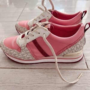 Michael Kors casual and fashion sneakers .size 8.5